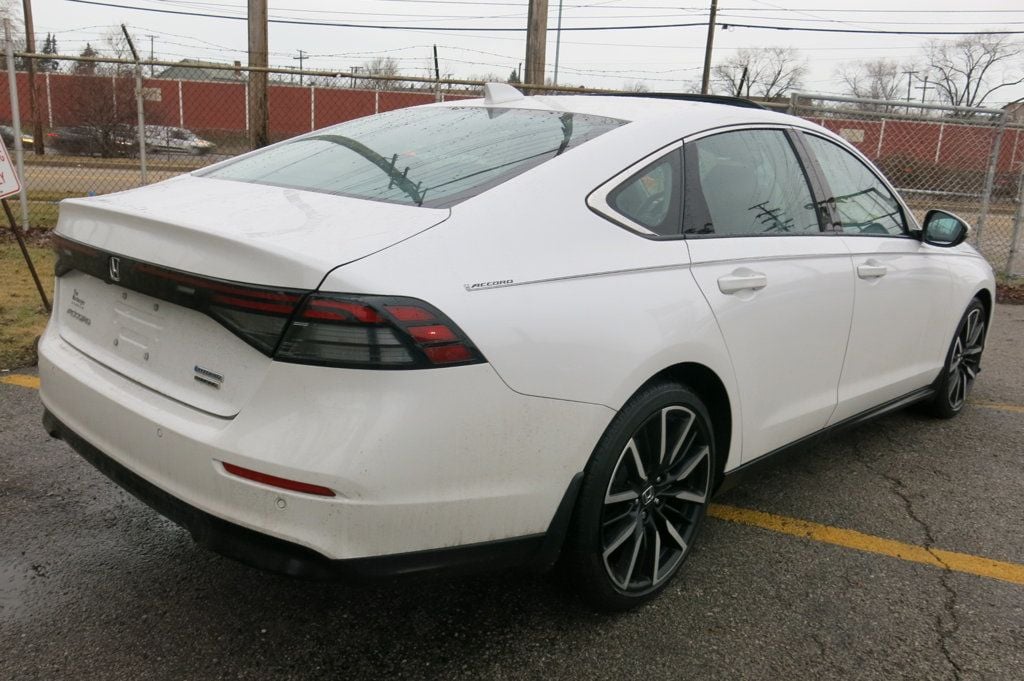 2023 Honda Accord Hybrid Touring Sedan - 22968736 - 3