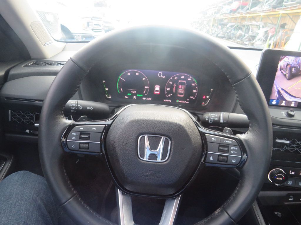 Honda Accord photo 11