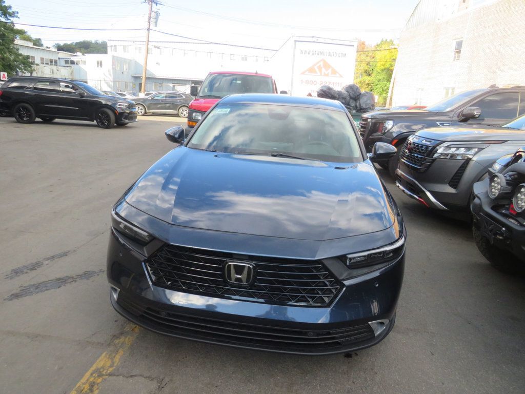 Honda Accord photo 2