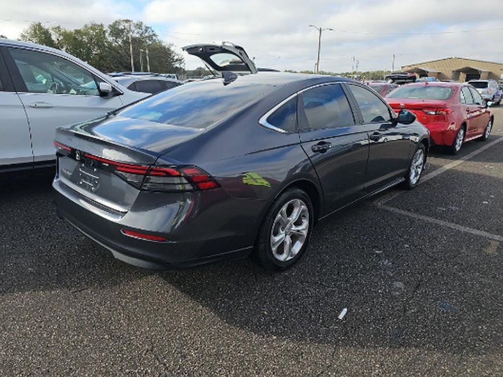 2023 Honda Accord Sedan LX CVT - 22766943 - 3