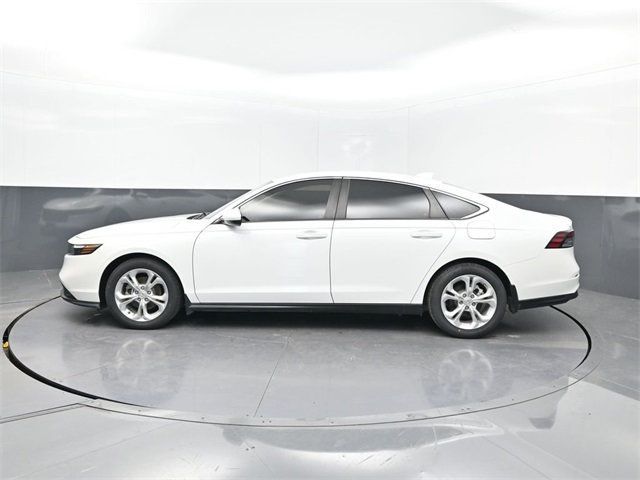 2023 Honda Accord LX photo 2