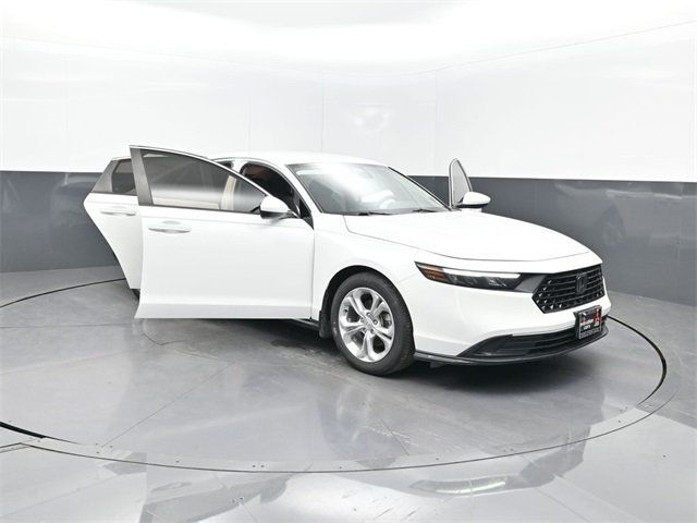 2023 Honda Accord LX photo 25