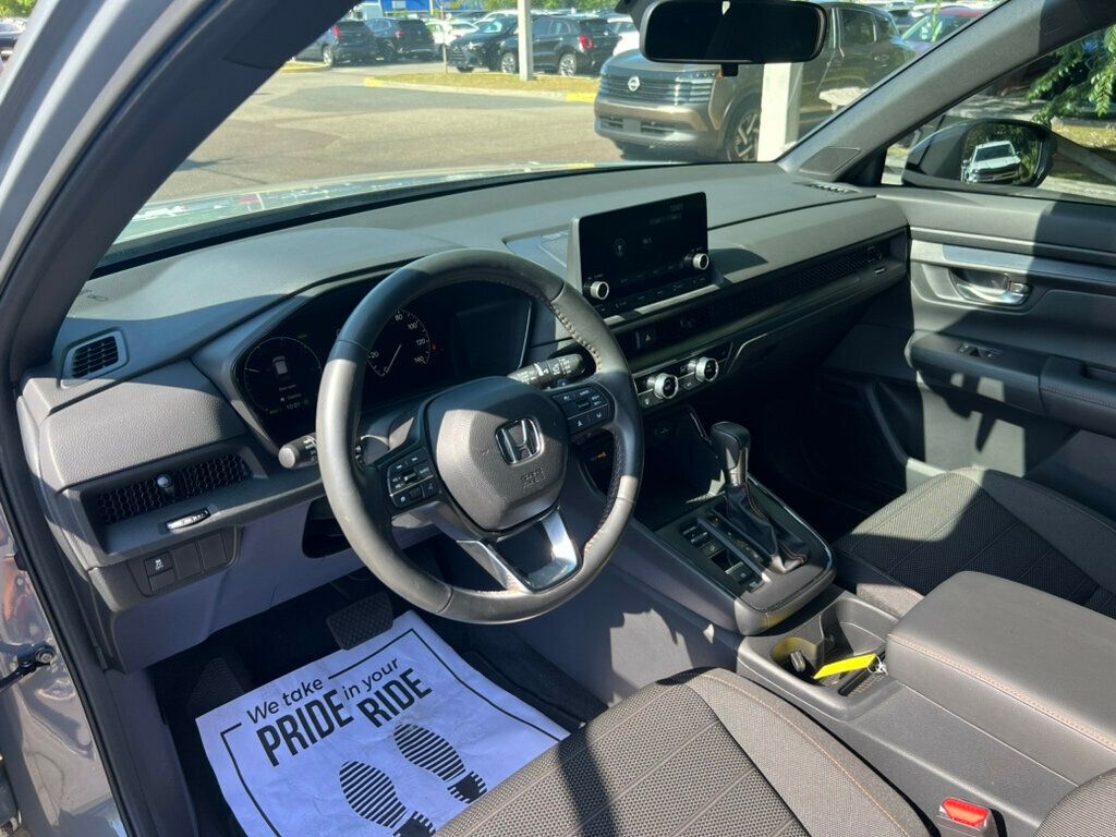 2023 Honda CR-V Hybrid Sport photo 3