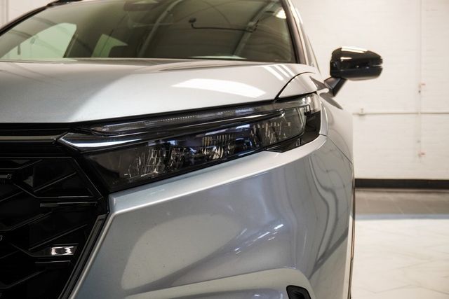 2023 Honda CR-V Hybrid Sport Touring AWD - 22935332 - 43
