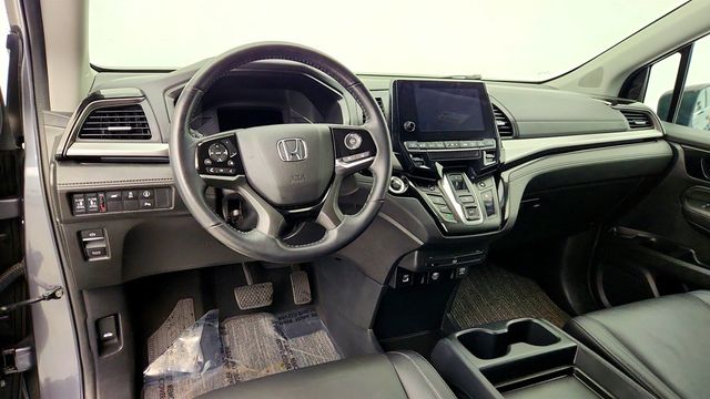 2023 Honda Odyssey Touring Automatic w/ Rear Entertainment System & Navigation - 22994722 - 12