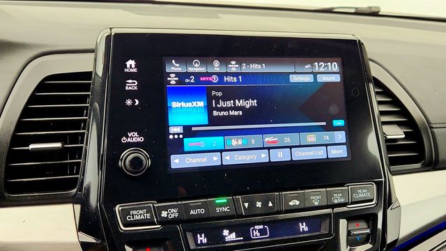 2023 Honda Odyssey Touring Automatic w/ Rear Entertainment System & Navigation - 22994722 - 18