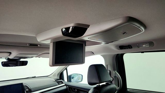 2023 Honda Odyssey Touring Automatic w/ Rear Entertainment System & Navigation - 22994722 - 22