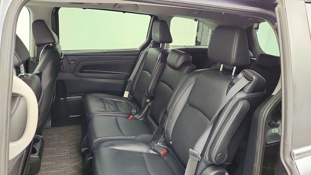 2023 Honda Odyssey Touring Automatic w/ Rear Entertainment System & Navigation - 22994722 - 23