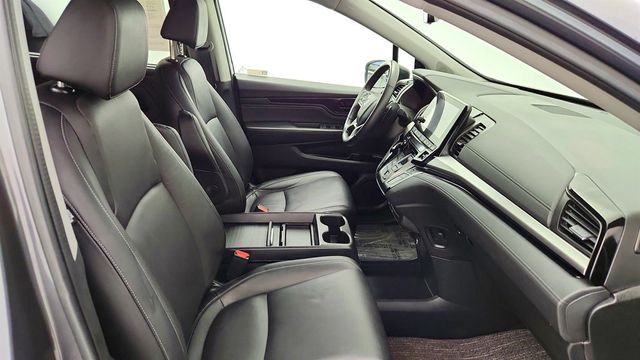2023 Honda Odyssey Touring Automatic w/ Rear Entertainment System & Navigation - 22994722 - 27