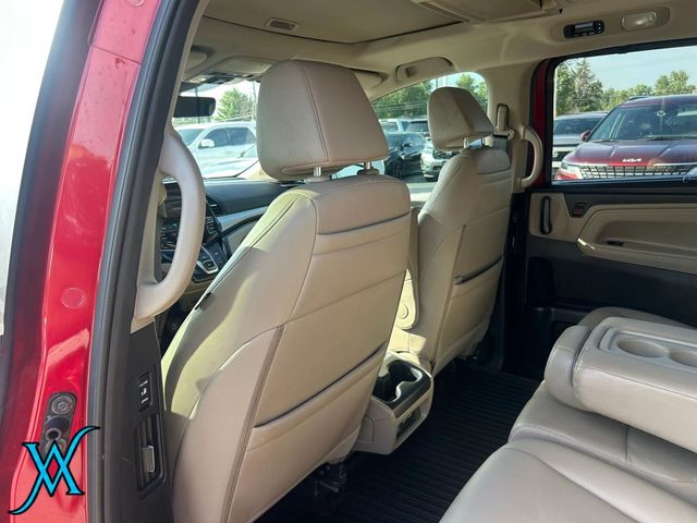 2023 Honda Odyssey Touring Minivan 4D - 23084733 - 14