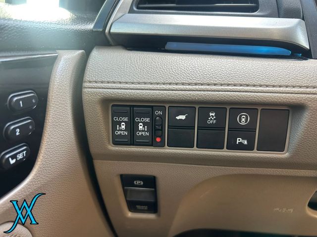 2023 Honda Odyssey Touring Minivan 4D - 23084733 - 38