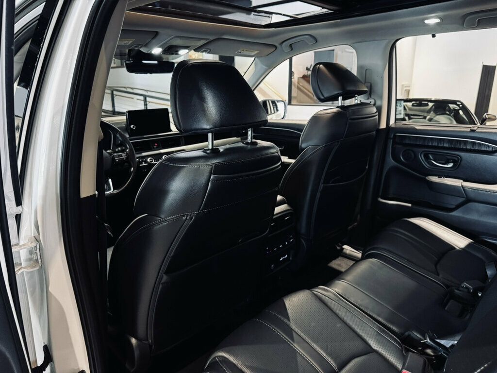 2023 Honda Pilot AWD/ElitePKG/3rdRow/LaneKeepAssist/HTD&VentSeats - 23056921 - 19