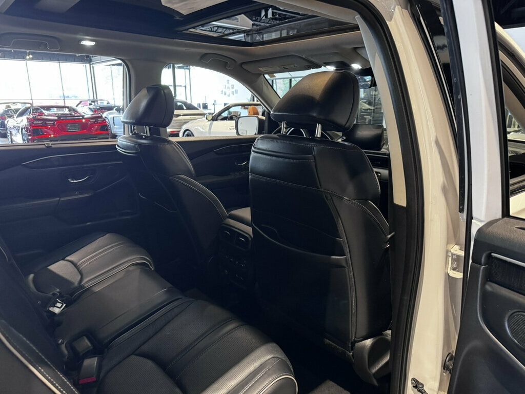 2023 Honda Pilot AWD/ElitePKG/3rdRow/LaneKeepAssist/HTD&VentSeats - 23056921 - 24