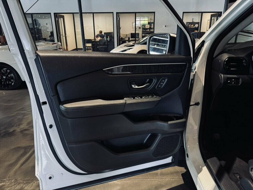 2023 Honda Pilot AWD/ElitePKG/3rdRow/LaneKeepAssist/HTD&VentSeats - 23056921 - 8