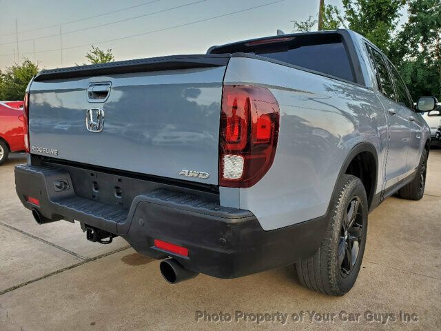 2023 Honda Ridgeline Black Edition photo 3