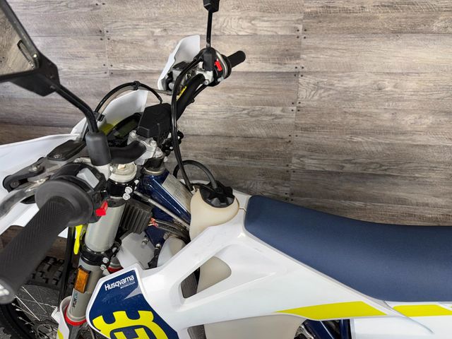 2023 Husqvarna FE 350 One Owner! - 22994303 - 12