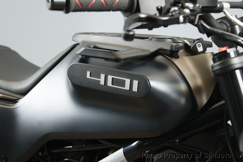 2023 Husqvarna SVARTPILEN 401 Only 764 Miles! - 22974504 - 30