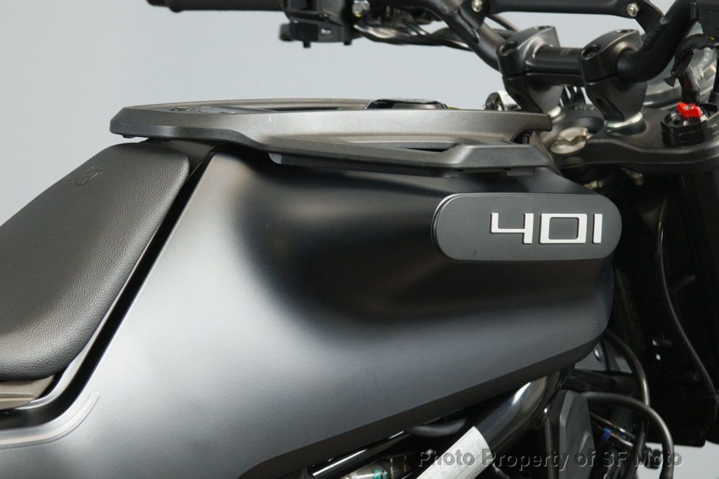 2023 Husqvarna SVARTPILEN 401 Only 764 Miles! - 22974504 - 34