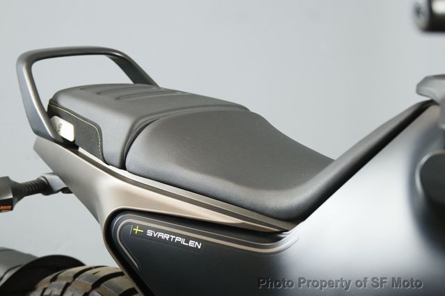 2023 Husqvarna SVARTPILEN 401 Only 764 Miles! - 22974504 - 36