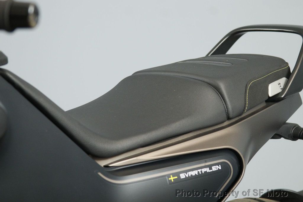 2023 Husqvarna SVARTPILEN 401 Only 764 Miles! - 22974504 - 37
