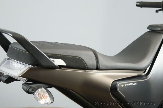 2023 Husqvarna SVARTPILEN 401 Only 764 Miles! - 22974504 - 40