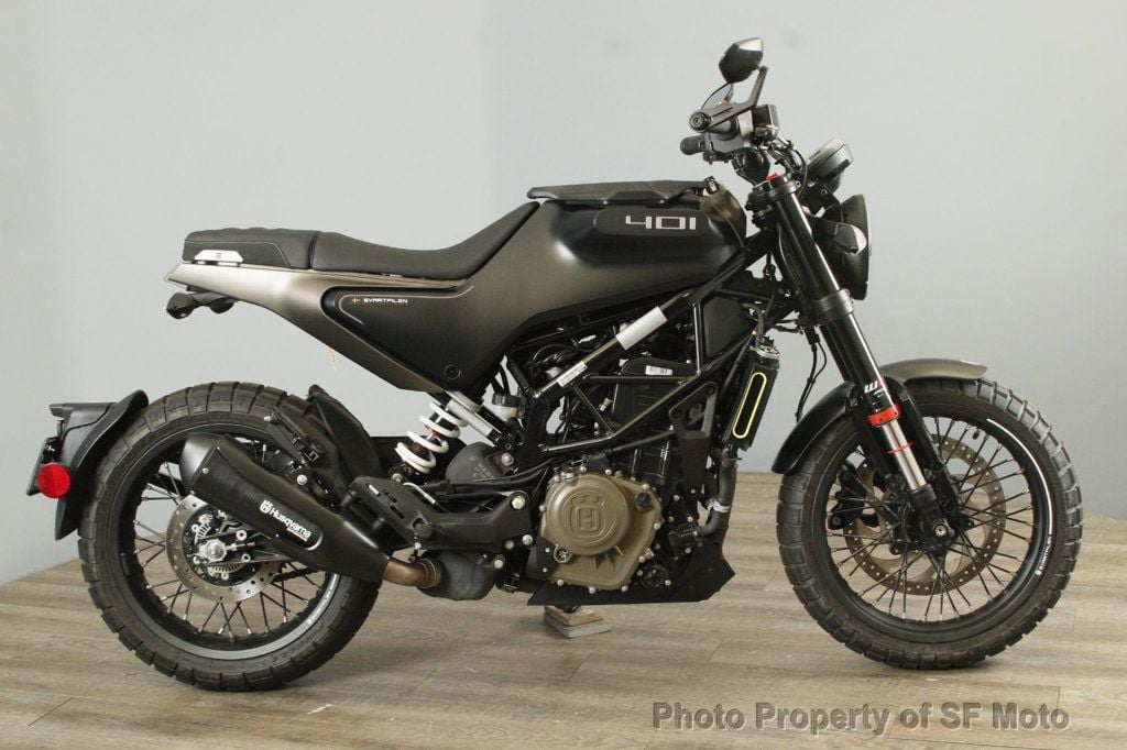 2023 Husqvarna Svartpilen 401 Only 851 Miles! - 22659268 - 2