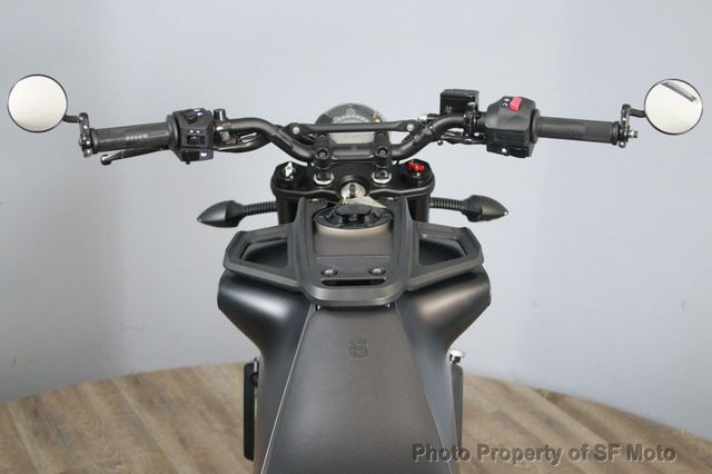 2023 Husqvarna Svartpilen 401 SALE PENDING - 23057555 - 28