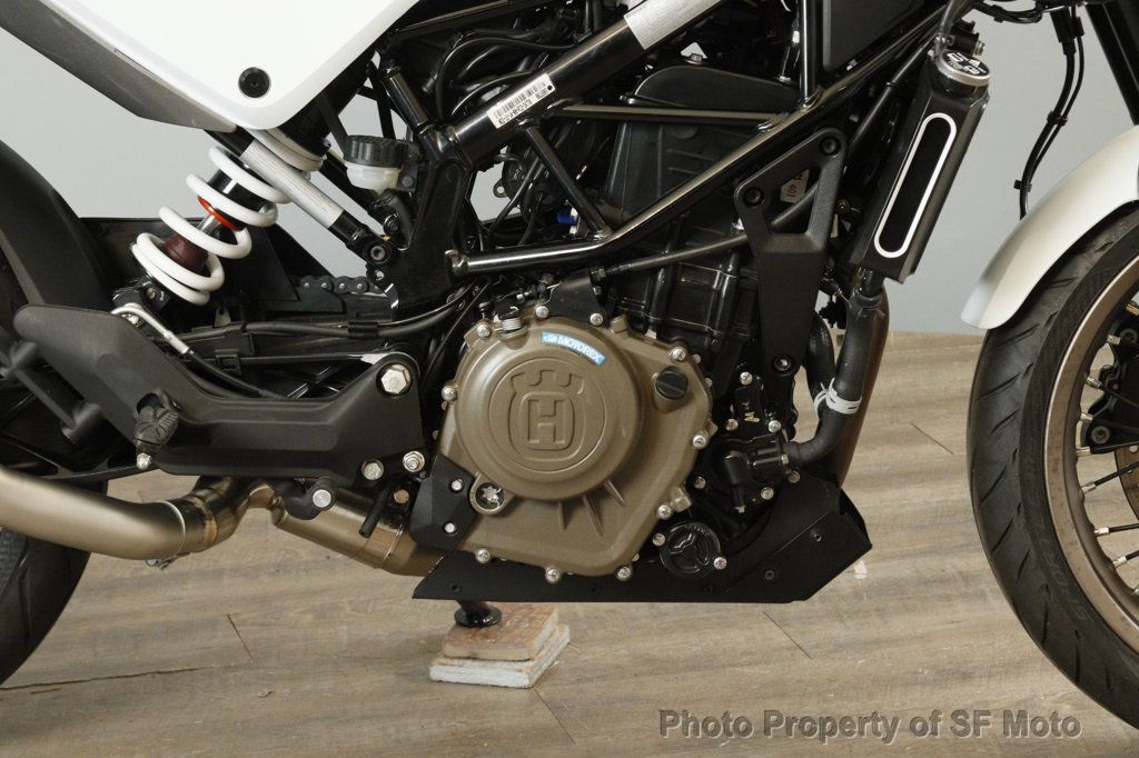 2023 Husqvarna Vitpilen 401 One Owner, 42 Miles - 22494227 - 14