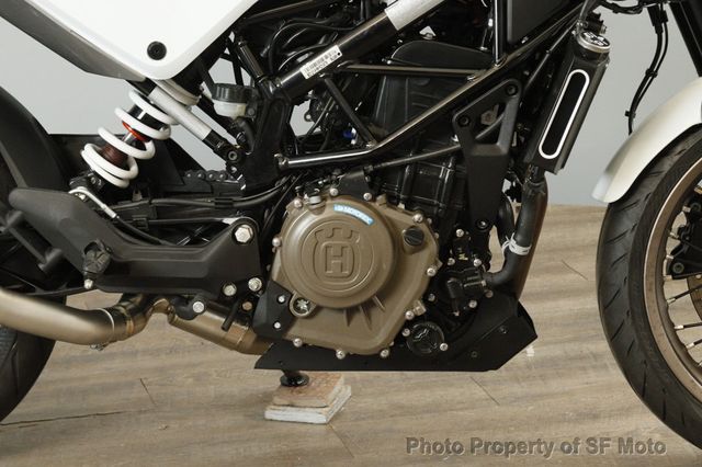 2023 Husqvarna Vitpilen 401 One Owner, 42 Miles - 22494227 - 14