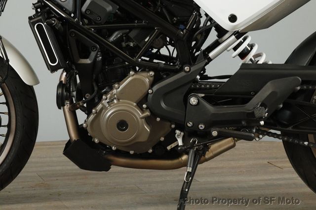 2023 Husqvarna Vitpilen 401 One Owner, 42 Miles - 22494227 - 15