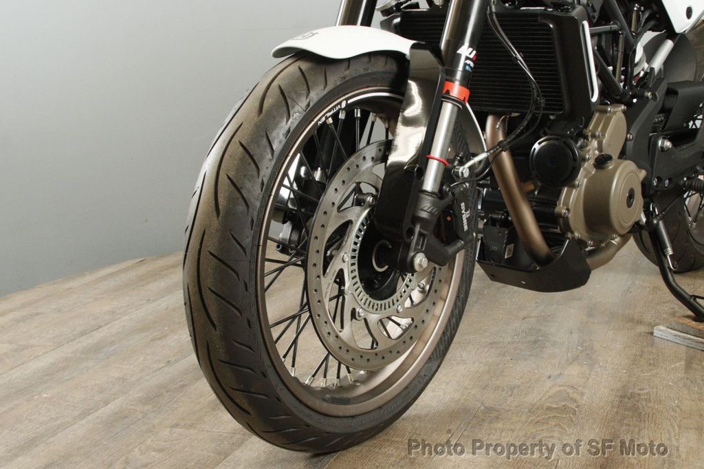 2023 Husqvarna Vitpilen 401 One Owner, 42 Miles - 22494227 - 18