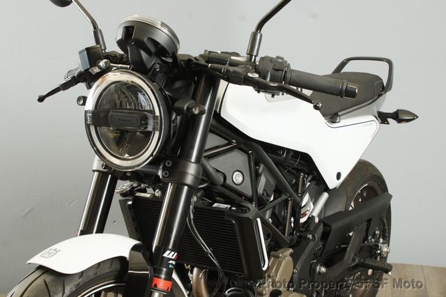2023 Husqvarna Vitpilen 401 One Owner, 42 Miles - 22494227 - 1