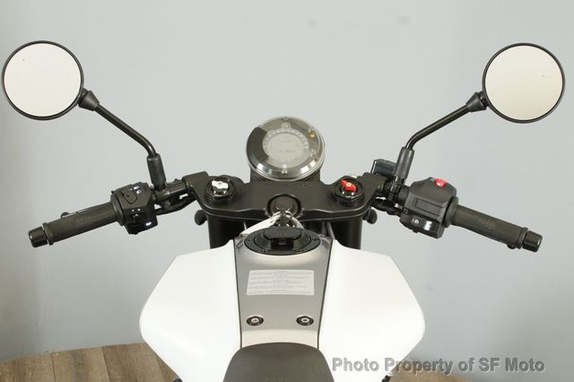 2023 Husqvarna Vitpilen 401 One Owner, 42 Miles - 22494227 - 28