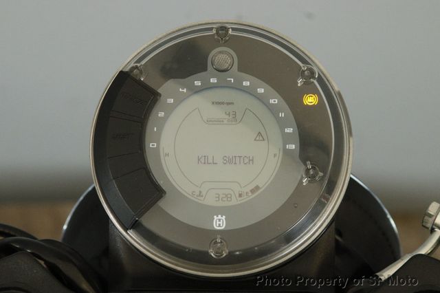 2023 Husqvarna Vitpilen 401 One Owner, 42 Miles - 22494227 - 29