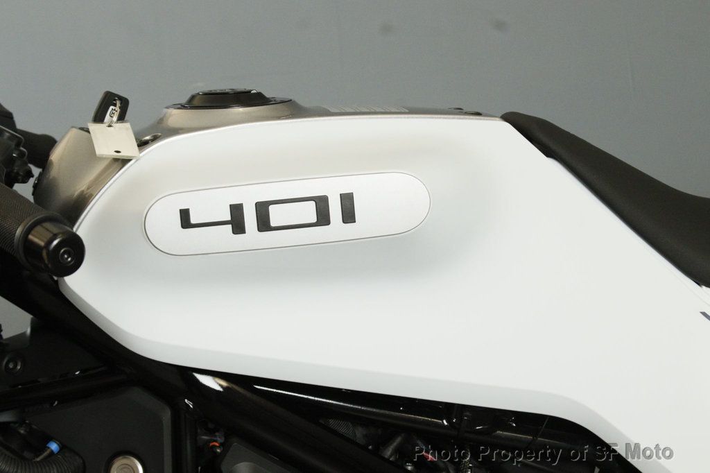 2023 Husqvarna Vitpilen 401 One Owner, 42 Miles - 22494227 - 35