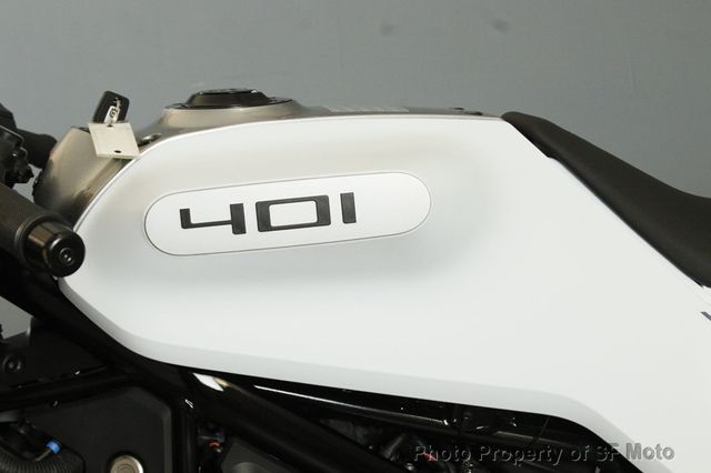 2023 Husqvarna Vitpilen 401 One Owner, 42 Miles - 22494227 - 35