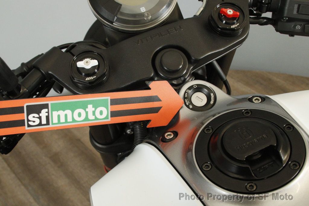 2023 Husqvarna Vitpilen 401 One Owner, 42 Miles - 22494227 - 54