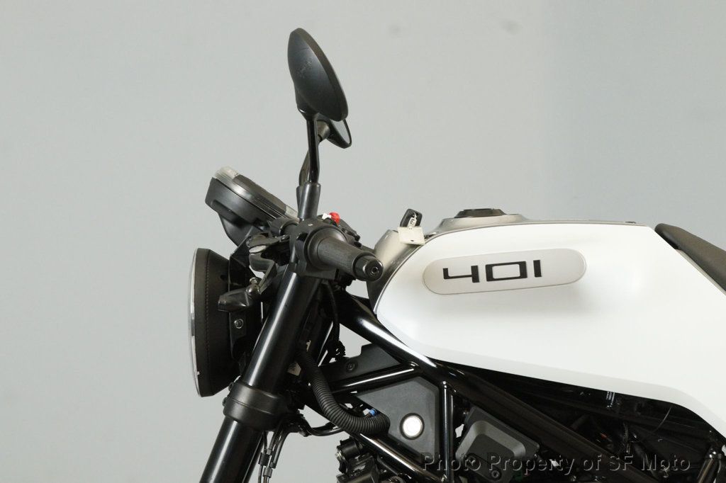 2023 Husqvarna Vitpilen 401 One Owner, 42 Miles - 22494227 - 6