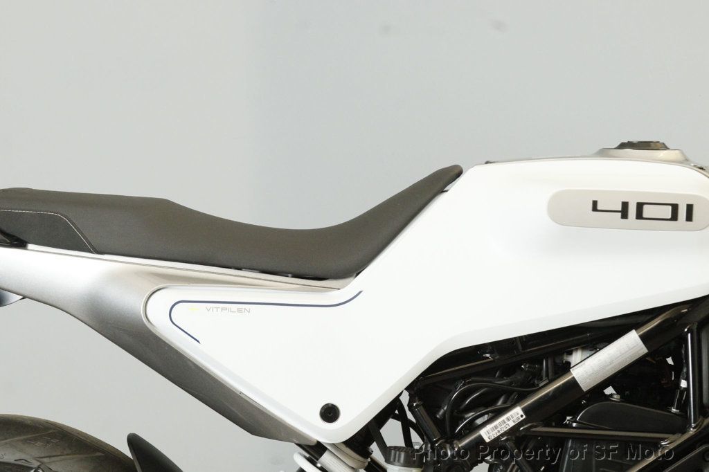 2023 Husqvarna Vitpilen 401 One Owner, 42 Miles - 22494227 - 8