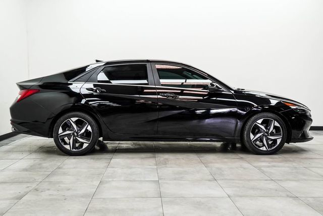 2023 Hyundai Elantra Limited IVT - 23009656 - 9