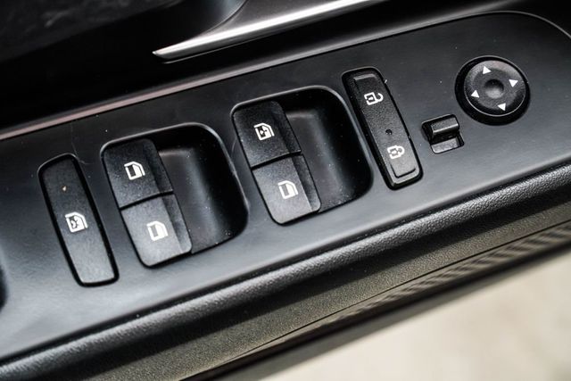 2023 Hyundai Elantra Limited IVT - 23009656 - 45