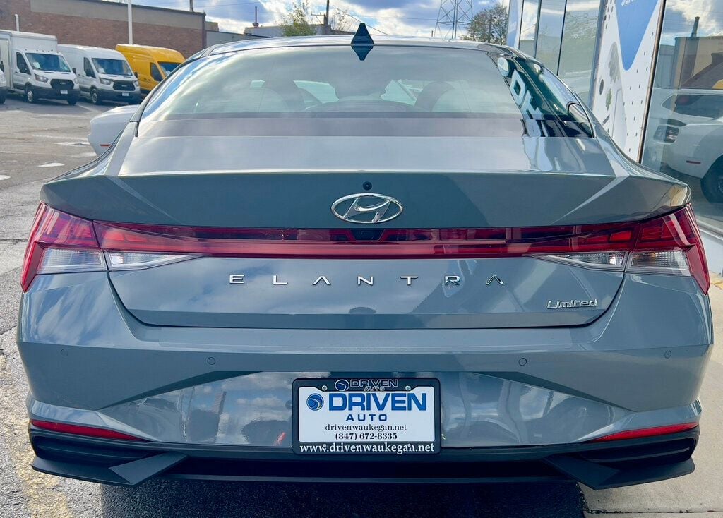 2023 Hyundai Elantra Limited IVT - 22668652 - 3