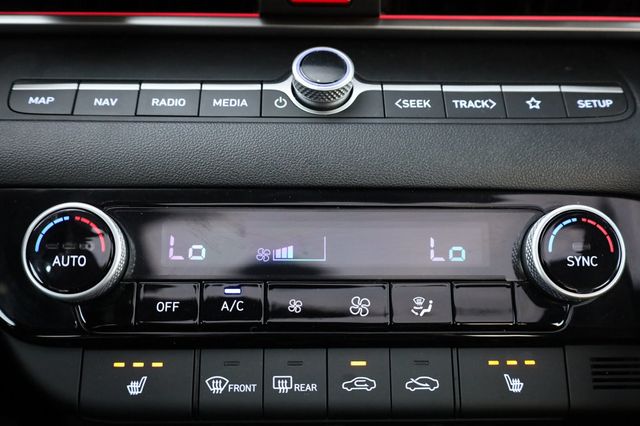 2023 Hyundai Elantra Limited IVT - 22903049 - 44