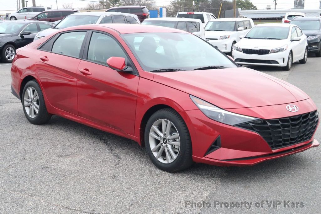 2023 Hyundai Elantra SE IVT - 22331200 - 2