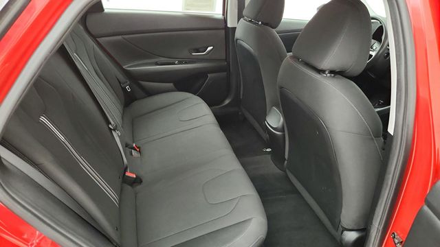 2023 Hyundai Elantra SE IVT - 22942583 - 22
