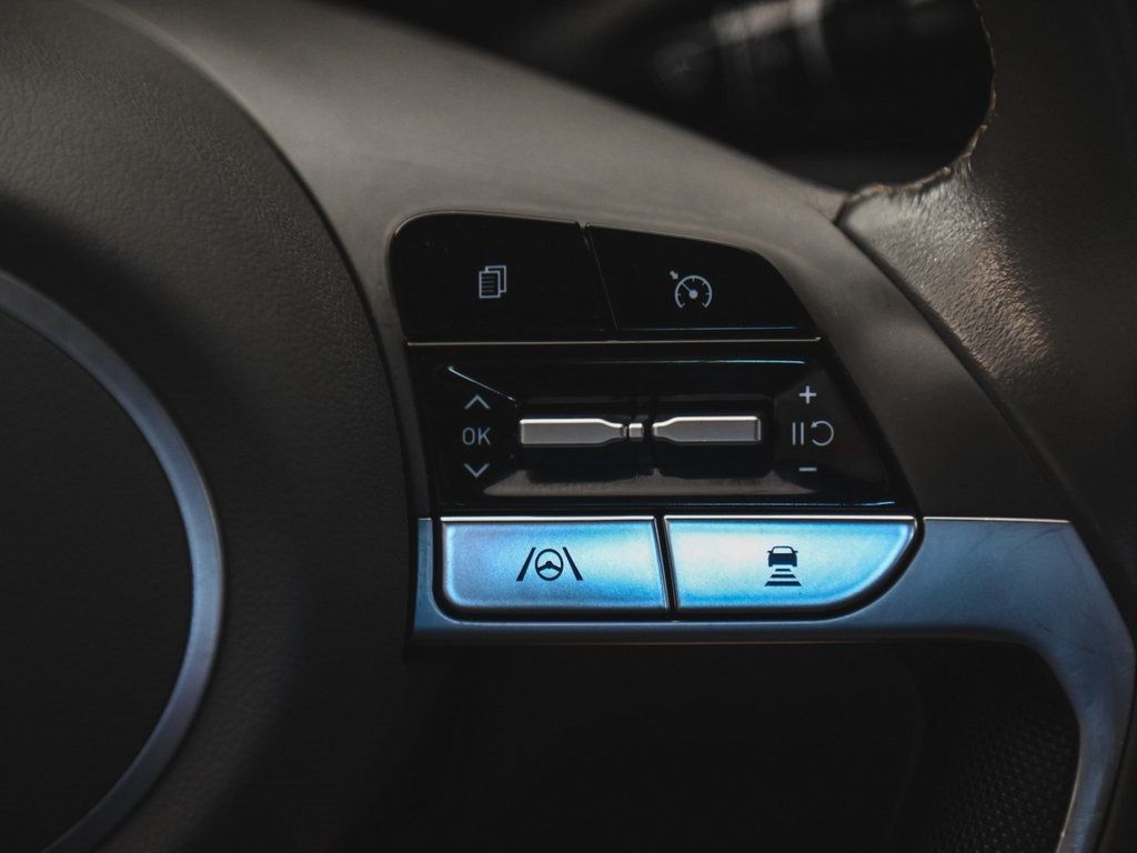 2023 Hyundai Elantra SEL photo 20