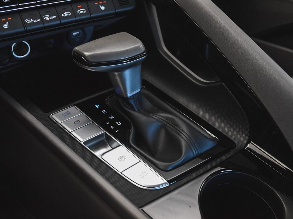 2023 Hyundai Elantra SEL photo 21