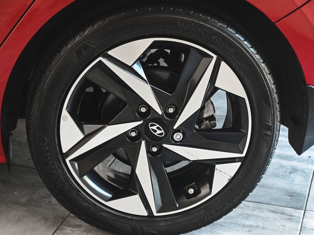 2023 Hyundai Elantra SEL photo 7