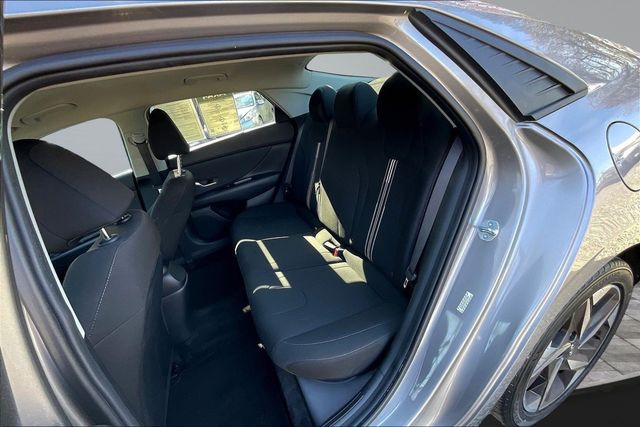 2023 Hyundai Elantra SEL - 22990219 - 17