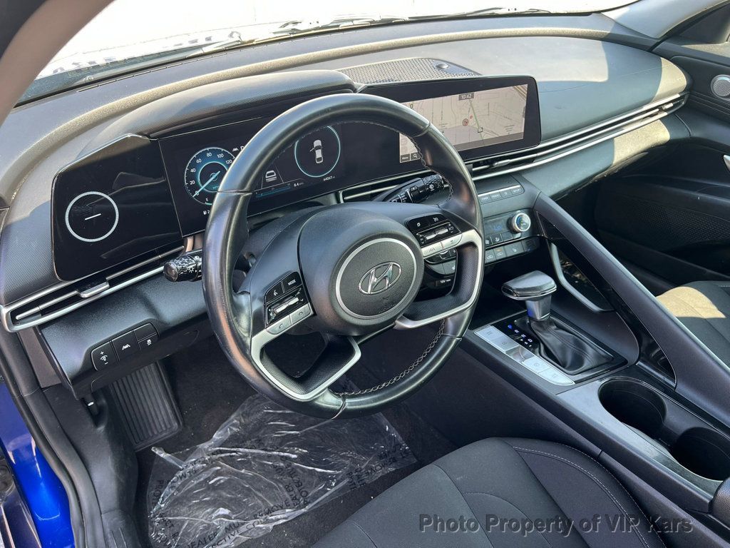 2023 Hyundai Elantra SEL Convenience photo 16
